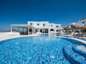 Naxos upgrade accommodation pool