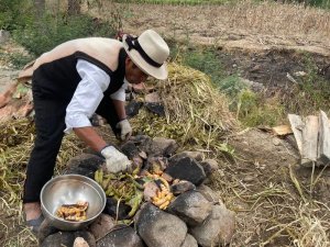 Peru preparing food