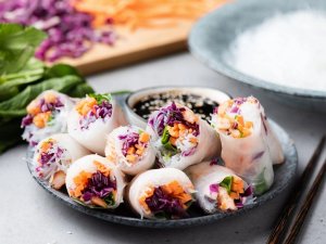 Cải Xào Nấm - Vietnamese fresh spring rolls