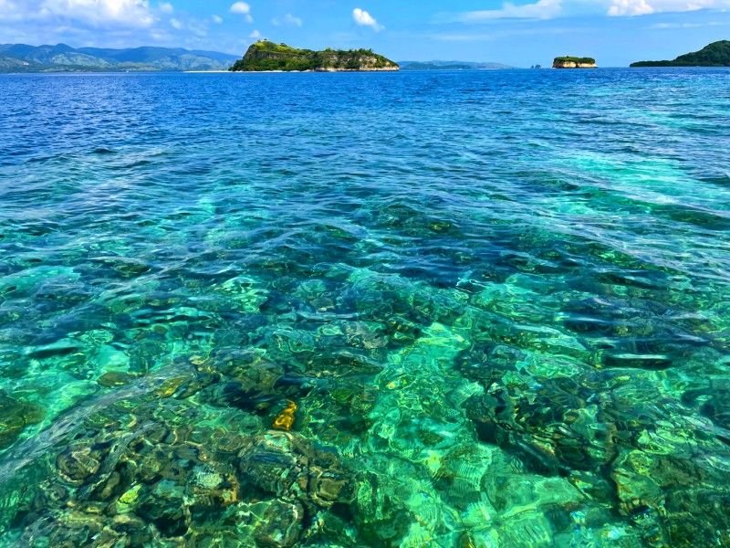 Riung turquoise waters