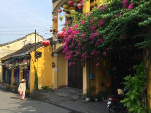 Vietnam Hoi An yellow building