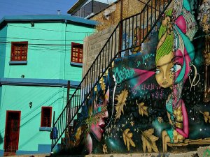 chili valparaiso graffiti wall