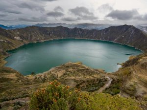 Ecuador Quilotoa Crater Lake