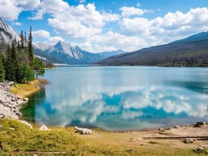 Medicine lake