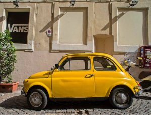 yellow fiat 500