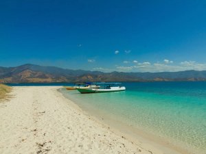 Riung beach with boats