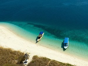 Riung beach